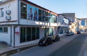 Facciata sede operativa UniAC a Cirò Marina